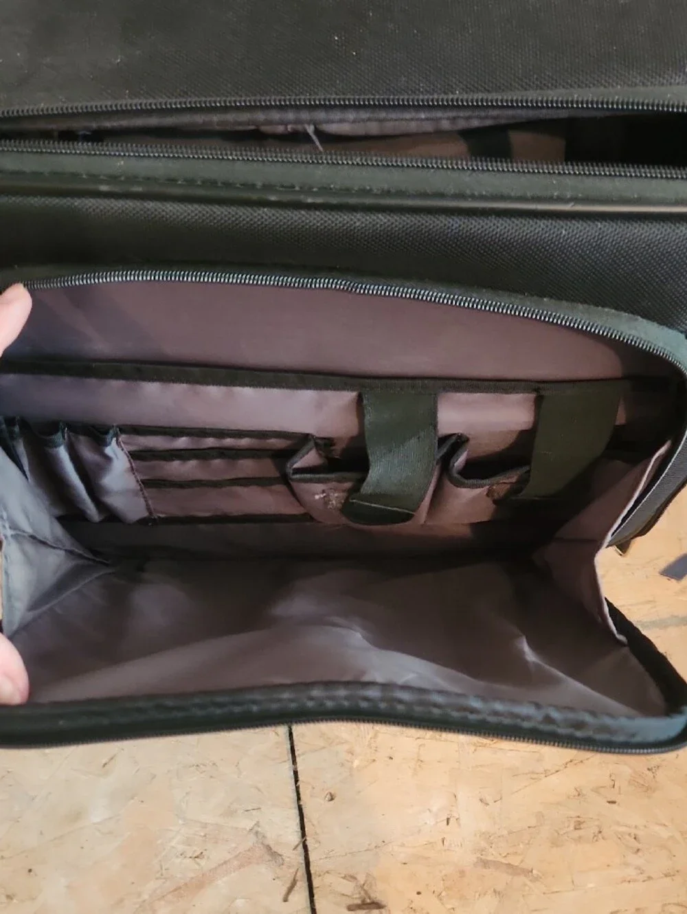Samsonite Black Laptop Briefcase with Front Pocket And Side Laptop Access